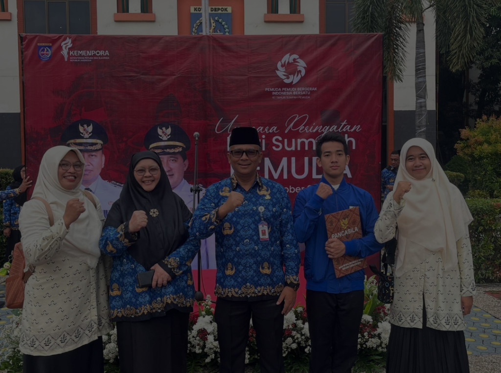 Siswa SMA Muhammadiyah 4 Depok Jadi Petugas Pembaca Teks Pancasila pada Upacara Hari Sumpah Pemuda Tingkat Kota Depok