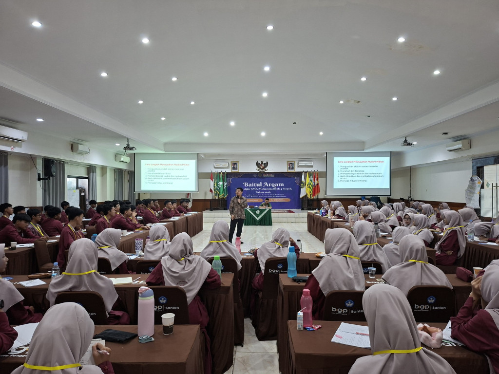 Ust. Nurfajri : saatnya lulusan smam4depok jadi Muslim militan