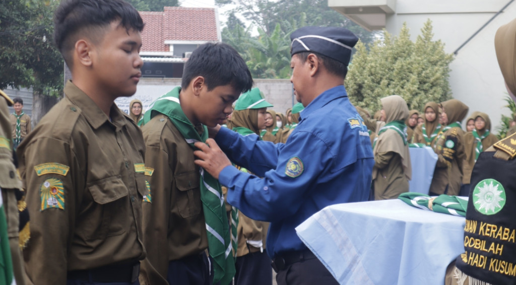 139 Anggota Penghela HW smam4depok  dilantik : Teguhkan Jiwa Kepemimpinan Murid
